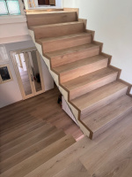 Schody z vinylu BUKOMA Dub Natur Elegance Nebovidy 4